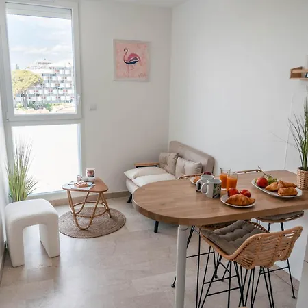 Beachfront Cocooning Getaway *