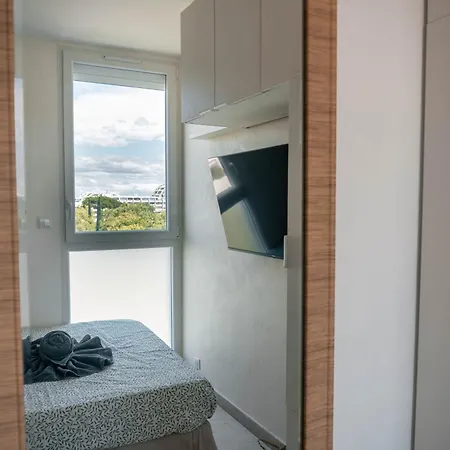 Beachfront Cocooning Getaway * La Grande-Motte